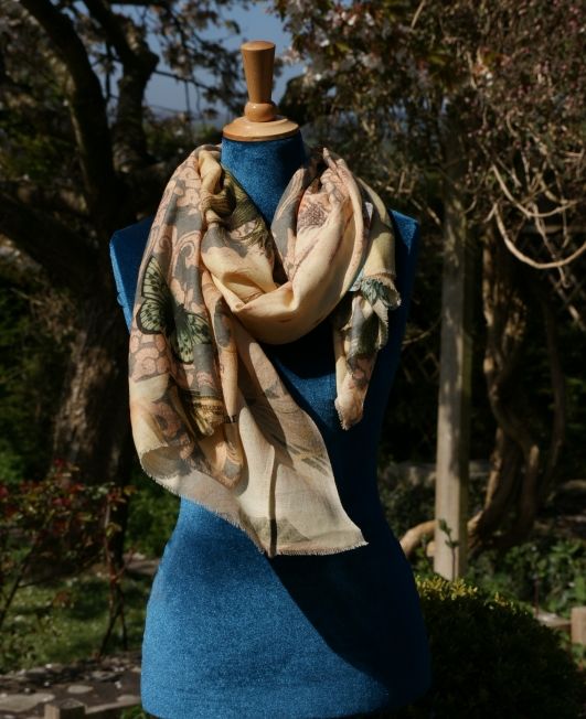 Arcana Shawl - Cockatoo - mood