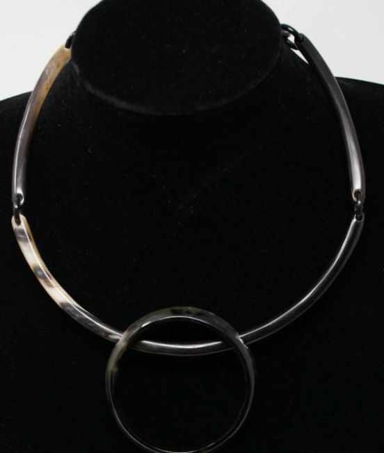 Stephissimo Dark Horn Geometric Collar - close up
