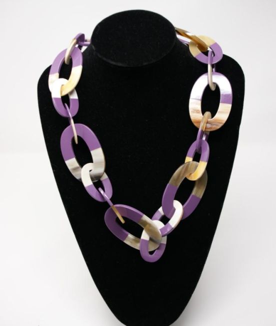 Stephissimo Pale Oxhorn oval link necklace with lilac lacquer