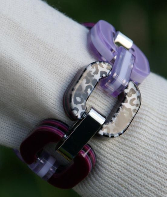Xavier Derome Pink and Purple bracelet close up pattern side